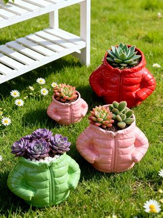 1个羽绒服造型花盆，适合种植多肉植物、鲜花和绿植，可用于家居、办公室、花园、庭院装饰，是情人节、母亲节、节日的绝佳礼物。