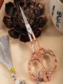 4.7 Inch Petal-Shaped Vintage Tailor Scissors, Sharp Sewing Scissors For Crafts, Art, Yarn, DIY Handcraft Tools, Eyebrow, Nose Hair, Mustache Trimming, Stainless Steel - Multicolor - View 5
