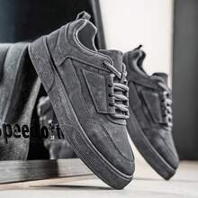 (Runs Small) Men's Solid Gray Front Lace-Up Skateboard Shoes, Minimalist Style With Contrast Stitching Details, Round Toe Low-Top Sneakers