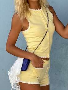 Women's Yellow Knit Tank Top | Sleeveless Button Front Scallop Trim Crop Top For Summer & Brunch - Yellow - View 7