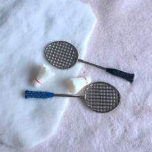 Mini Badminton Set, Includes 2 Rackets And 2 Shuttlecocks - Mini Sports Equipment, White Rackets With Black/Red Shuttlecocks, Compatible With Dollhouse, Model Sports Or Real Play - Ideal Gift For Badminton Enthusiasts And Collectors