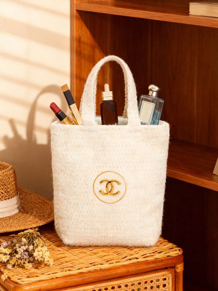 CHANEL Bộ quà tặng sang trọng, Túi đựng đồ trang điểm nhung màu kem có huy chương đặc trưng, Túi đựng đồ trang điểm du lịch - trắng - Xem 1