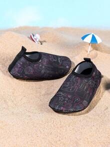 1双男童舒适、时尚、休闲、轻便、可爱卡通人物印花沙滩/水鞋 - 黑色 - 查看 3