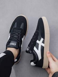 男士休闲滑板鞋，适合日常通勤、户外运动，经典运动鞋