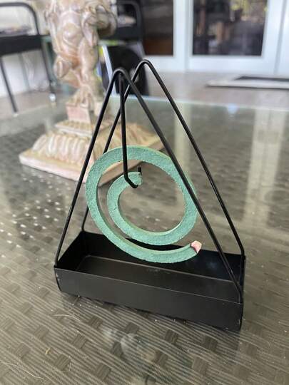 1pc Large Triangular Metal Mosquito Coil Holder, Creative Incense Burner With Ash Tray, Indoor/Outdoor Camping Mosquito Repellent Coil Rack, All-Metal Triangular Hanging Coil Tray, Ash Collector Storage Stand, Vertical Coil Support Base