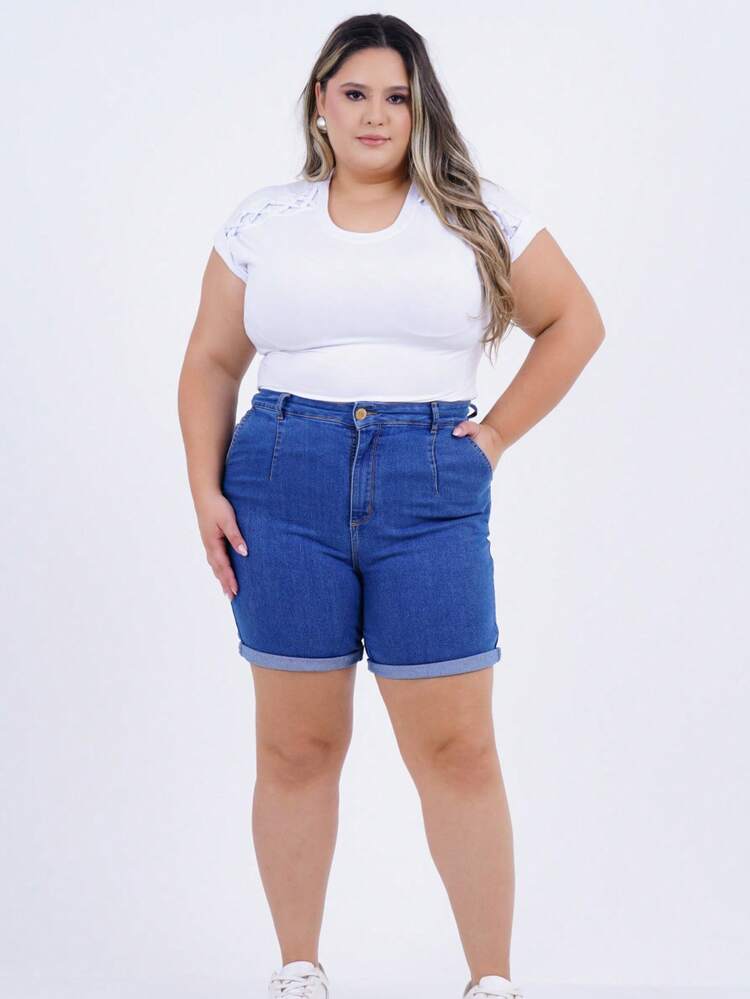Women's Plus Size Blouse In Smooth Viscose Knit Fabric, Round Neckline And Short Raglan Sleeves With Braided Details Finished With A Turned-Up Hem. It Has A Plaque Detail On The Side Hem And Back, Round Neckline Finished With A Cutout.

A Basic Piece Ideal For Putting Together Your Summer Looks!

Our Size L Has A Length Of 66 M. - 白色 - 查看 4