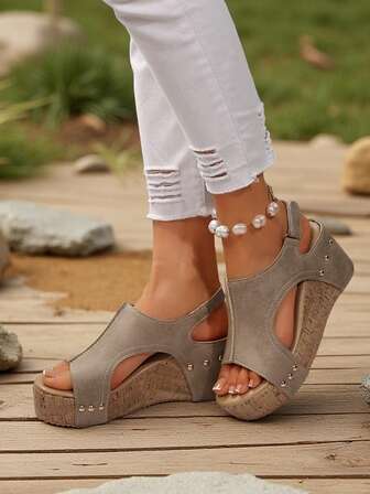 Women's Fashion Platform Wedge Sandals, Retro Rivet Wedge Heel Sandals, High Heel Ankle Strap Hook And Loop Shoes, Hollow Peep Toe Casual Beach Shoes, Suitable For Leisure And Vacation
