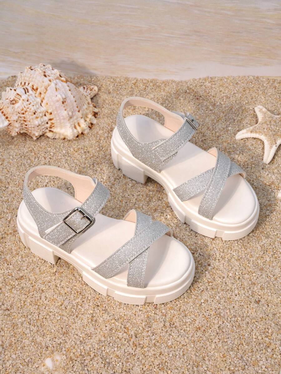 1 Pair Girls' Silver Sequin Criss-Cross Strap Sandals, Sequin Upper Material Shiny And Eye-Catching, Adjustable Buckle Design, Open Toe Low-Top Style, Thick Flat Sole, Sweet And Fresh Fashion, Suitable For Summer Birthday Parties And Festivals - Silver - View 1