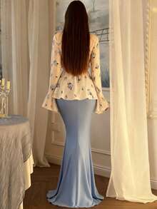 Bộ trang phục dự tiệc thanh lịch 2 món dành cho nữ - Áo kiểu in họa tiết và chân váy đuôi cá bằng satin màu xanh nhạt, thích hợp cho kỳ nghỉ xuân. - Màu xanh nhạt - Xem 4