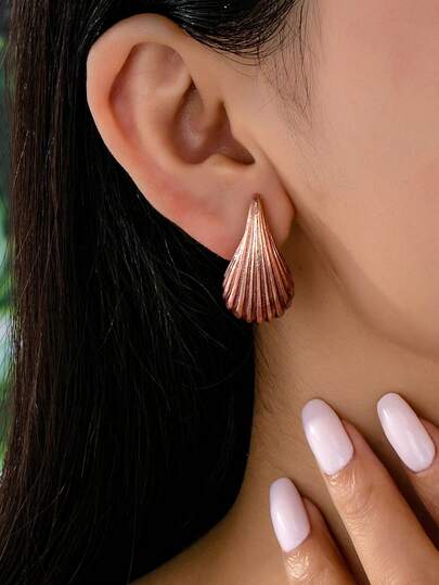 1 Pair Fashionable Gradient Red Shell Stud Earrings For Women, & Versatile