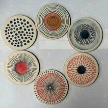 6件套夏季水果艺术杯垫套装 - 耐热防滑，装饰餐垫，适用于家庭、办公室和派对 - 3.94英寸正方形，桌面装饰，适用于各种杯子，桌面装饰，家庭用餐，茶水和咖啡吧装饰 - 彩色 - 查看 3