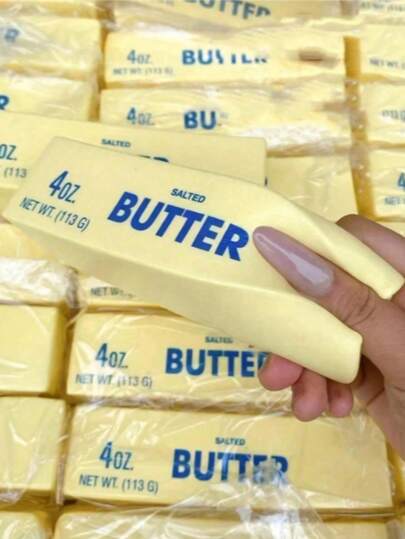 1根黄色软黄油棒，慢回弹减压，适合儿童和成人，可用于工作、学校、娱乐和派对游戏，是万圣节和圣诞节的理想礼物。