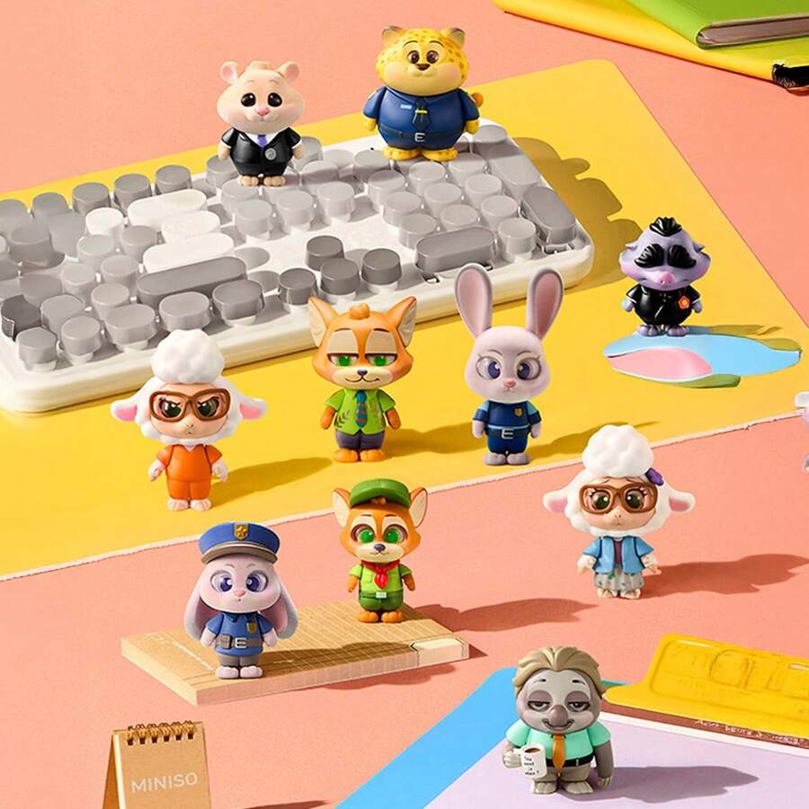 Miniso Disney Zootopia Judy /Nick Daily Moments Costume Blind Box Ornament Multi-Character Workplace Style Vinyl Material Scene-Based Base Detail Desktop Decoration & Collection Ornament,Suitable For Valentine's Day Gift(1 PC Random Delivery)