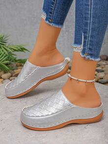 大码女鞋（35-45码）夏季新款休闲时尚凉鞋，个性化欧美风银色菱形PU拖鞋，日常户外露趾沙滩坡跟凉鞋 - 銀色菱格PU - 查看 3