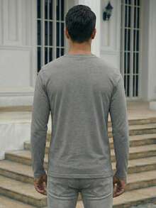 Impala Playera tipo Henley manga larga para hombre color negro casual y cómoda | playera negra hombre, playera manga larga hombre, playera henley hombre, camiseta negra casual, ropa básica hombre, playera cuello redondo con botones, moda masculina casual, playera algodón hombre, camiseta larga hombre, playera básica negra. - Gris Oscuro - Ver 3
