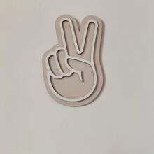 现代简约V字手势木质墙饰 - 天然木纹人造木板，无框黑白和平标志图标，适合家居和办公室装饰，易于悬挂，和平标志礼品 - 彩色 - 查看 4