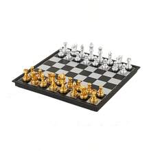 一套磁性国际象棋套装，豪华金银折叠棋盘，便携式旅行国际象棋游戏，巨型国际象棋多米诺骨牌，透明棋子，国际象棋策略游戏，适合成人和儿童，室内/室外派对礼物 - 彩色 - 查看 6