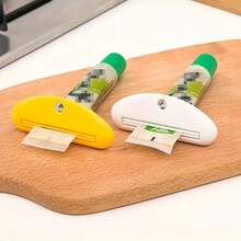 4个装手动牙膏挤压器，轻巧耐用塑料材质，也可用于盛装牙膏、洗面奶、护手霜等，多功能浴室配件，减少浪费，无需用电，浴室必备品 - 彩色 - 查看 5
