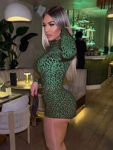 豹纹高领拉链针织网眼连体裤，性感迷人，纯色修身款，适合鸡尾酒会、夜店、音乐节、圣诞节、新年、秋冬季节等场合。 - 綠色 - 查看 4