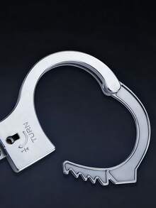 仿真手铐——轻便易用，是抓贼角色扮演游戏的理想道具，也是完美的舞台表演配件、必备的趣味派对游戏道具和理想的节日礼物之选。 - 彩色 - 查看 9