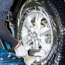 1PC/Microfiber Long-Handled Tire Cleaning Brush | Plush Tire & Wheel Rim Brush.