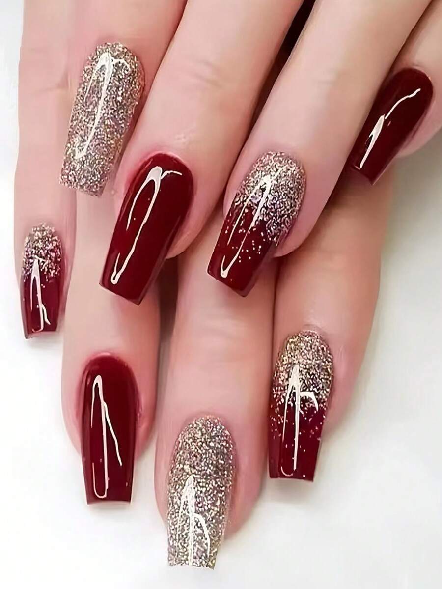 Natychmiast odśwież swój wygląd dzięki zestawowi 24 kwadratowych nakładek na paznokcie typu Coffin Square Press On. Eleganckie, bordowe, brokatowe sztuczne paznokcie. Modny złoty sypki proszek. Sztuczne paznokcie o pełnym kryciu. Sztuczne tipsy dla kobiet i dziewcząt. Zawiera 1 arkusz samoprzylepnych zakładek i 1 mini pilnik w formie paska. Losowa wysyłka. - Czerwony - Zobacz 1