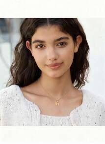 Hatastic 1件装女士迷你字母A-Z首字母项链，镀金不锈钢材质，刻字设计，美观大方，适合生日、情人节等节日作为礼物，也适合送给妈妈、母亲等作为母亲节礼物。 - 金色 - 查看 9