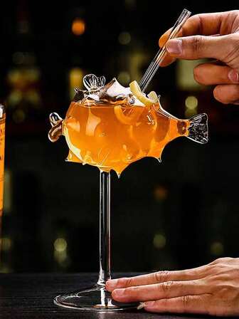 1个创意分子鸡尾酒杯，带吸管，高脚杯，河豚造型鸡尾酒杯，带尖刺鱼形图案