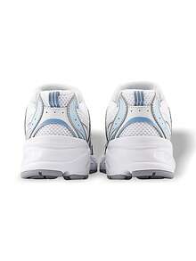 New Balance 530 女款(GS)运动鞋 透气吸汗 轻便 弹性好 结实耐用 易洗 多功能 运动 户外 跑步 日常 上学 白色/银色/蓝绿色 GR530ED - 白色/銀色/淡青色 - 查看 7