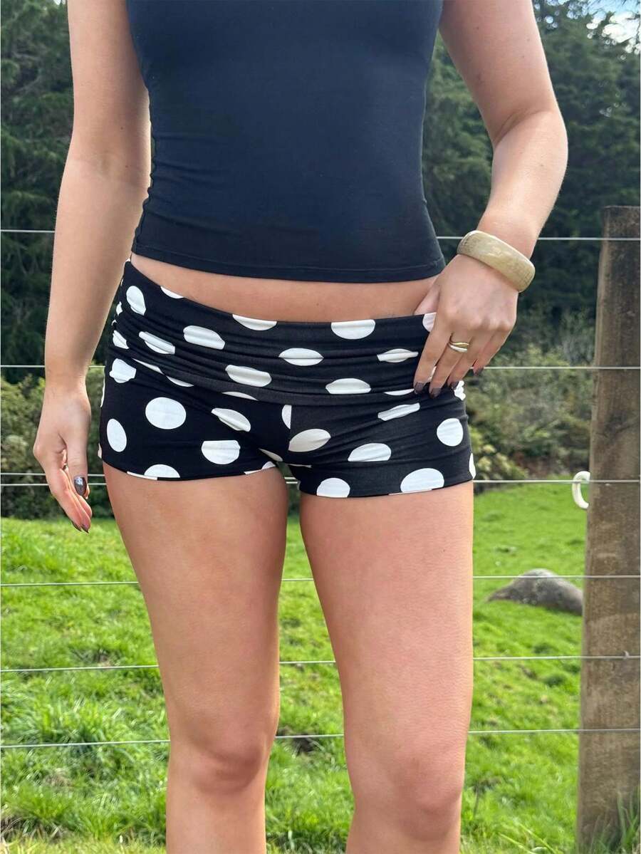 Women's Fold Over Micro Short Going Out Booty Shorts Rise Elastic Waist Casual Shorts - Hitam - View 1