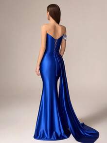 优雅奢华的皇家蓝无袖缎面长款晚礼服 - 露肩抹胸领口，饰以耀眼亮片，开衩鱼尾裙摆，拖尾设计 | 适合盛大晚宴、毕业舞会、婚礼宾客、红毯活动、周年庆典和正式宴会等春季派对场合 - 湖藍色 - 查看 2