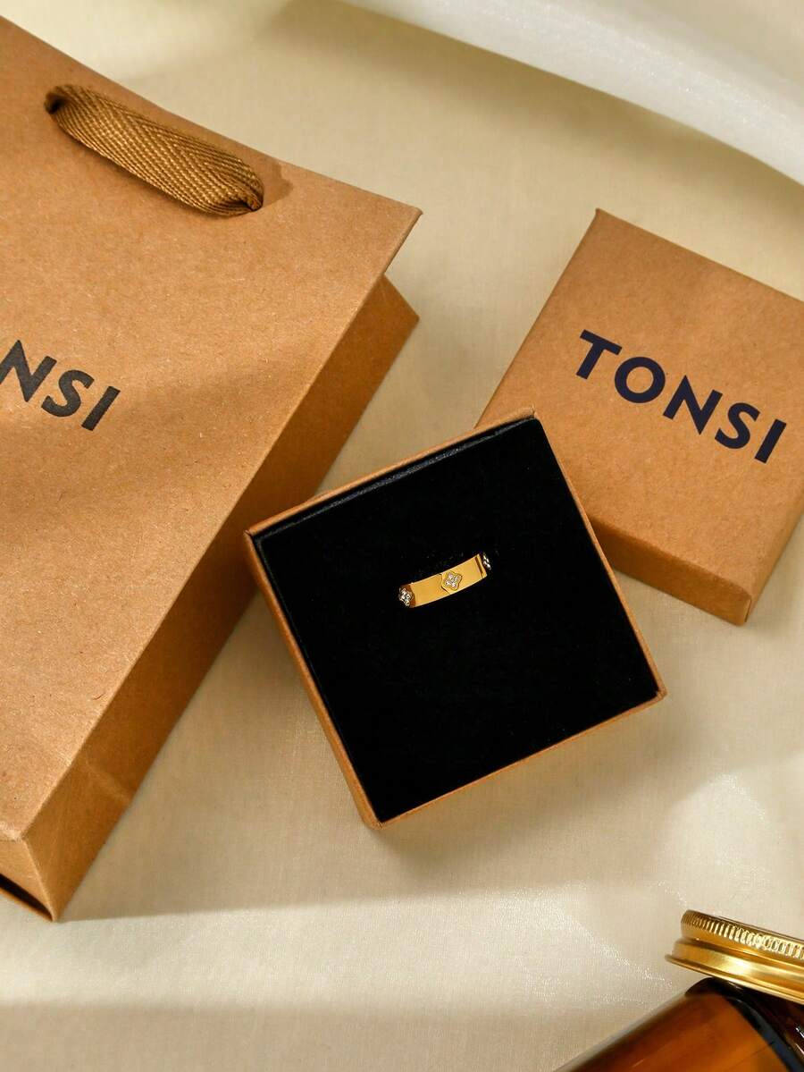 TONSI 1pc Fashionable Luxury Minimalist Niche High-End 18K Gold Plated Stainless Steel Cubic Zirconia, Clover, Geometric Pattern Ring, Couples Ring, Jewelry Gift Box, Unisex, Suitable For Daily Wear, Commute, Festivals, Parties, Wedding Rings, Wedding Gifts, Christmas Gifts