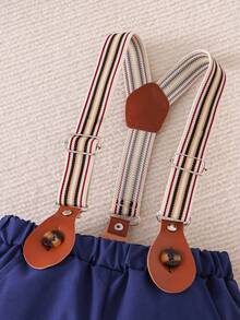 3件套绅士风男婴套装，翻领连体衣+围兜裤+贝雷帽，经典配色，尽显优雅气质，适合百日庆典、婚礼花童或家庭周年纪念等场合。 - 寶藍色 - 查看 4