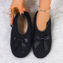 女士套脚家居拖鞋 - 柔软防滑保暖鞋底，舒适内里，四季皆宜，用途广泛，适合瑜伽、潜水、舞蹈、旅行和酒店穿着，方便携带且可机洗，是送给妈妈的绝佳礼物，图案随机。 - 黑色 - 查看 9