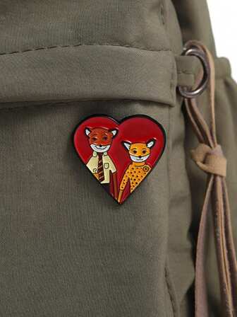 喜剧卡通电影人物，不可思议的狐狸爸爸，狐狸爸爸妈妈心形胸针，纪念徽章，创意漆器徽章