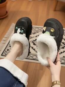 1 双纯色可拆卸保暖鞋垫，柔软绒面内衬，冬季舒适保暖，无异味，男女通用，室内、室外、派对等场合均适用，是馈赠亲朋好友的独特礼物，也是鞋履配件，适合情人节、新年、开斋节等节日。