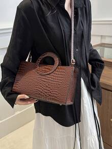 The New Simple, Fashionable, Versatile, Gorgeous, Retro Hand-Carry, Cross-Body Round Tote Bag - Red - View 4