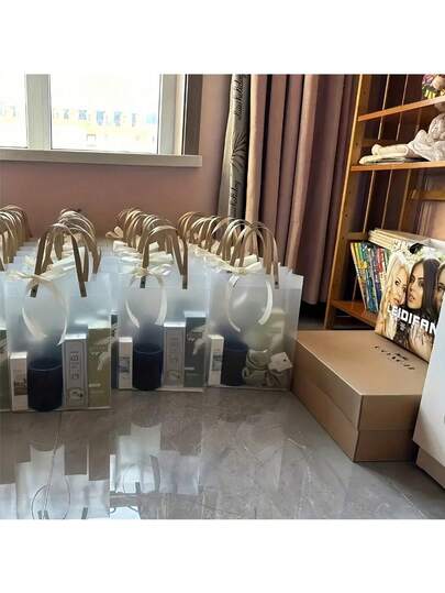 10/30pcs Holiday Gift Bags, Matte PVC Tote Bags, Portable Gift Packaging Bags, Wedding Party Favor And Souvenir Bags, Party Gift Bags, Suitable For Halloween, Christmas, Birthday, Wedding Party Supplies, Supermarket Shopping, Valentine's Day