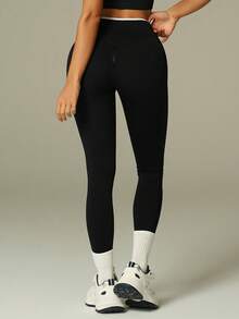 UONNOU 黑白运动套装 | 塑形瑜伽两件套 - 黑色 - 查看 9