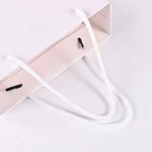 1/5/10 weiße 5.9 * 5.12 Inch Papier Geschenktüte mit Griff, einfache, Einfarbig quadratische, strapazierfähige Party Geschenktüte, geeignet für Einkaufen, Junggesellenabschied, Hochzeit, Junggesellinnenabschied, Partydekoration, Geburtstagsfeier, Brautjungfern Einladungsgeschenk, Hochzeitsdekoration, Hochzeitsbankett, Junggesellinnenparty und andere Anlässe.