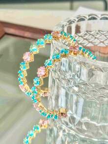 1 par de aretes de aro en forma de C con incrustaciones de circonita rosa y azul en tono dorado, aretes de medio aro con cristales coloridos brillantes, joyería de moda para fiestas de mujer - Dorado - View 1