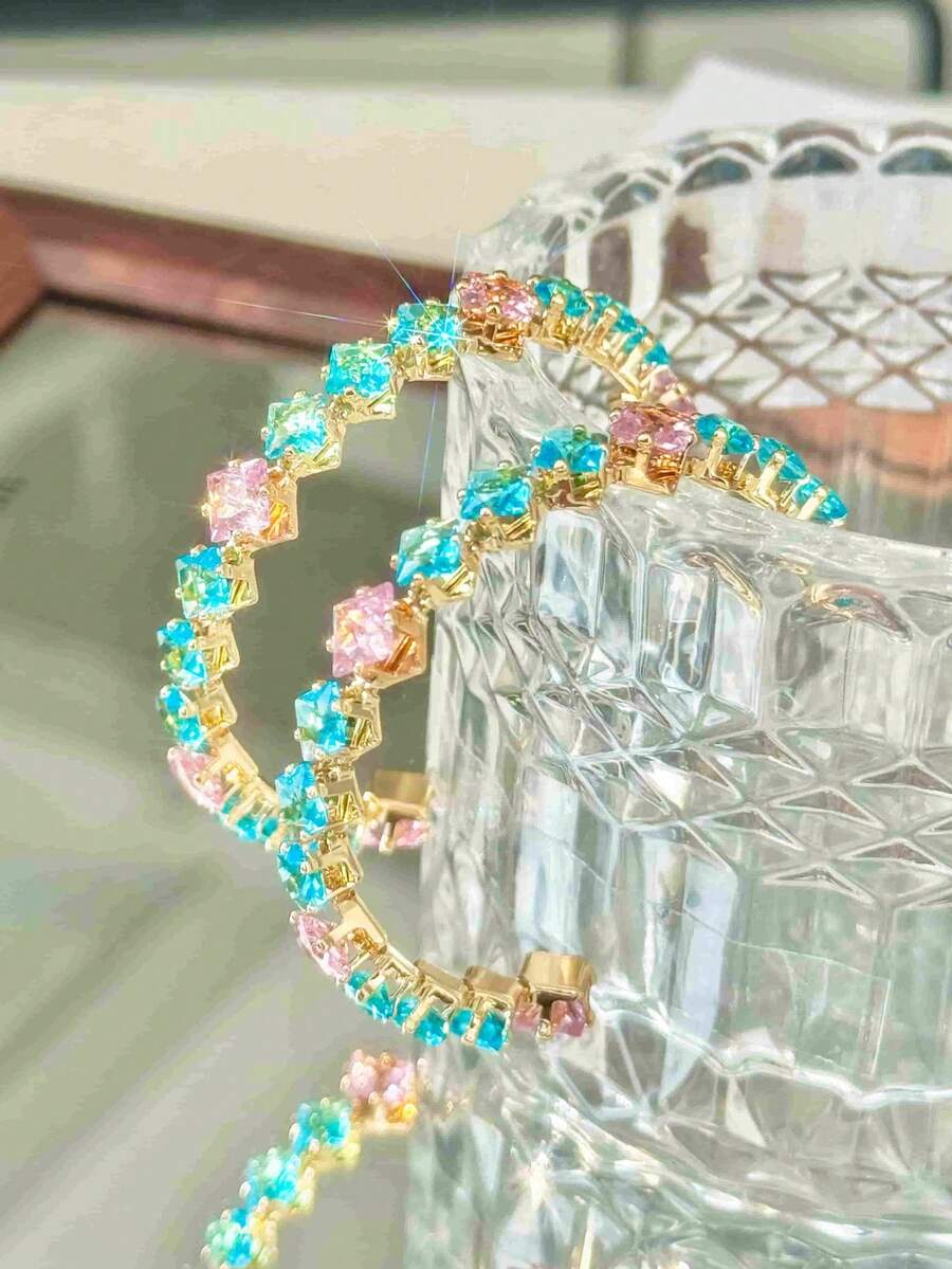 1 par de aretes de aro en forma de C con incrustaciones de circonita rosa y azul en tono dorado, aretes de medio aro con cristales coloridos brillantes, joyería de moda para fiestas de mujer - Dorado - View 1