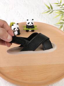 1双幼儿男童时尚百搭英伦风魔术贴凉鞋/拖鞋，适合0-1岁男婴学步鞋、婴儿鞋，春夏款 - 黑色 - 查看 8