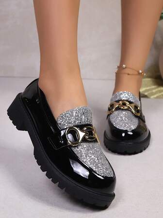 Fashionable Sequin Decorated Loafers, Classic Black Patent Leather With Silver Sequin Patchwork, Golden Chain Decor, Comfortable Thick Sole Design, Suitable For Casual Or Formal Occasions, Showcasing Women's Fashionable And Elegant Charm.