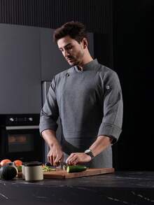 新款时尚厨师服，男女通用长袖，秋冬季高端款，适用于酒店、餐厅、咖啡厅、面包店、花店等场所，舒适透气，时尚立领设计，易于穿着，定制纽扣，宽松版型，活动自如。 - 灰色 - 查看 4