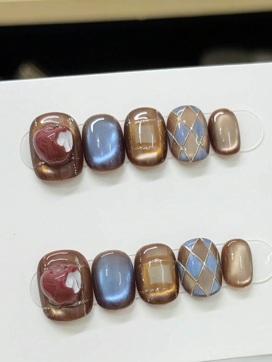 10片棕红色可爱苹果格子亮片猫眼按压式短假指甲，适合日常佩戴，秋冬季节，新年风格，短款方形/圆形可卸假指甲，适合女性和女孩，可作为礼物 - 棕色 - 查看 1
