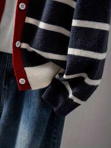 女士爱心条纹针织开衫，柔软舒适，开襟设计，撞色滚边，宽松版型，适合情人节、新年浪漫约会以及居家休闲穿着。 - 藏青色 - 查看 5