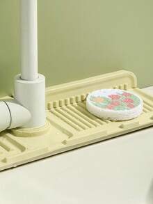 1pc Silicone Faucet Splash Guard, Anti-Splash, Trimmable Narrow Edge, 5° Incline Angle, Easy Clean Foldable Edge, Drainage Design, Suitable For Bathroom Sink, Kitchen Sink, Dish Rack, Kitchen Dish Rack, Coaster, Sponge Holder, Kitchen Accessories, Kitchen Sink Accessories