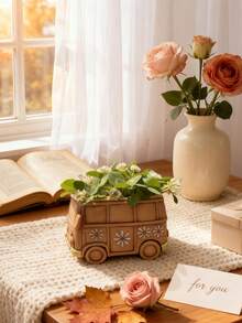 这款专为植物爱好者设计的创新树脂花盆，既可作为小型多肉植物的实用花盆，又可作为装饰品，是点缀桌面或家居花园的理想之选。花盆采用耐用树脂制成，兼具实用性和美观性，为植物爱好者提供了一种时尚的方式来展示室内绿植，同时为任何生活空间增添一丝自然优雅的气息。 - 彩色 - 查看 5