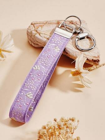 1 nyckelring i zinklegering, nyckelring, väskberlocker, presenter till kvinnor, nyckelring med dubbelt lager av band, nyckelring med vävband, nyckelringstillbehör, handledsnyckelring, nyckelring med tryckt band, nyckelring med dambil, nyckelring med damväska och hänge, universalnyckelring, modenyckelring för kvinnor (på grund av olika ljusvinklar kan det finnas en liten färgskillnad, den faktiska produkten ska ha företräde.)